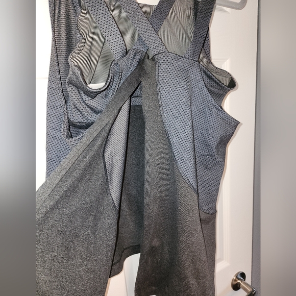 💥Sale💥Lole Tank with Built in Sports Bra - Picture 6 of 7